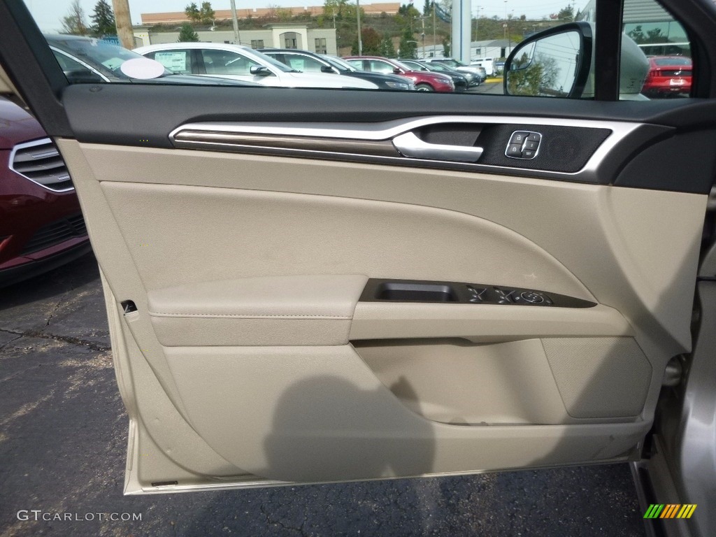 2017 Fusion SE AWD - White Gold / Medium Light Stone photo #10