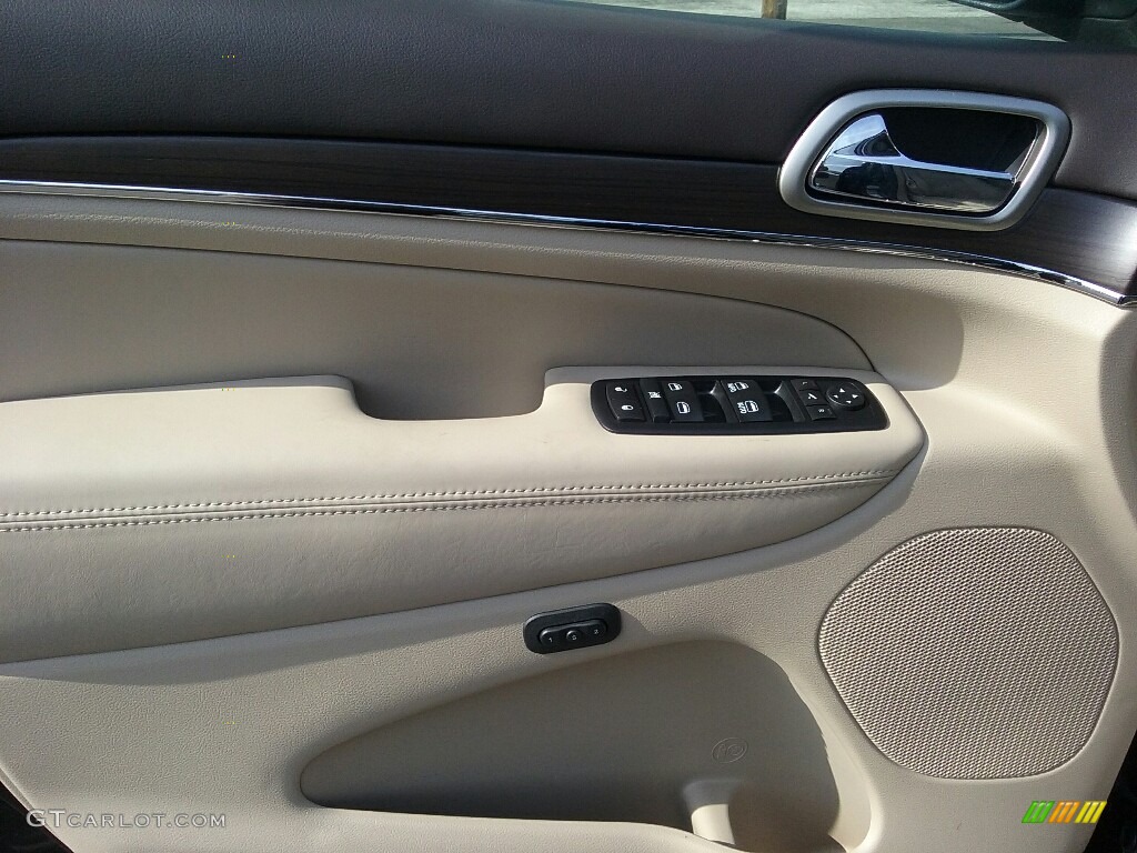 2017 Grand Cherokee Overland 4x4 - Diamond Black Crystal Pearl / Brown/Light Frost Beige photo #4