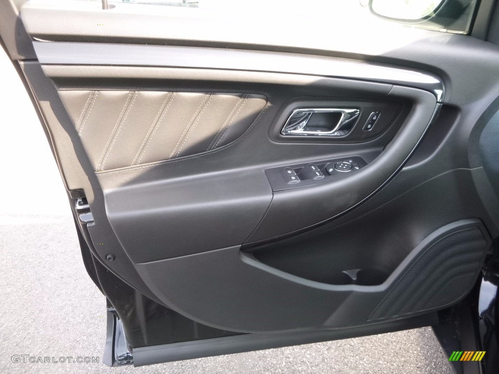 2016 Ford Taurus SHO AWD Door Panel Photos