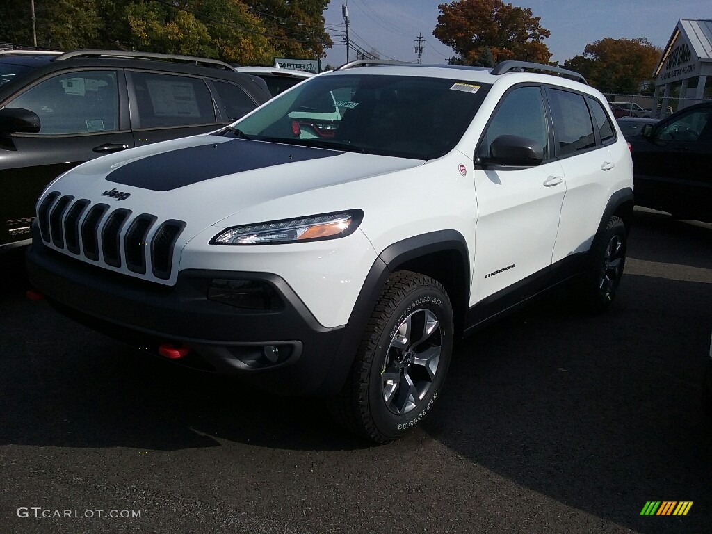 2017 Cherokee Trailhawk 4x4 - Bright White / Black photo #1