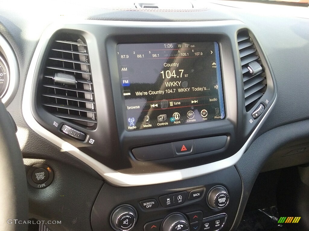 2017 Jeep Cherokee Trailhawk 4x4 Controls Photo #116767240