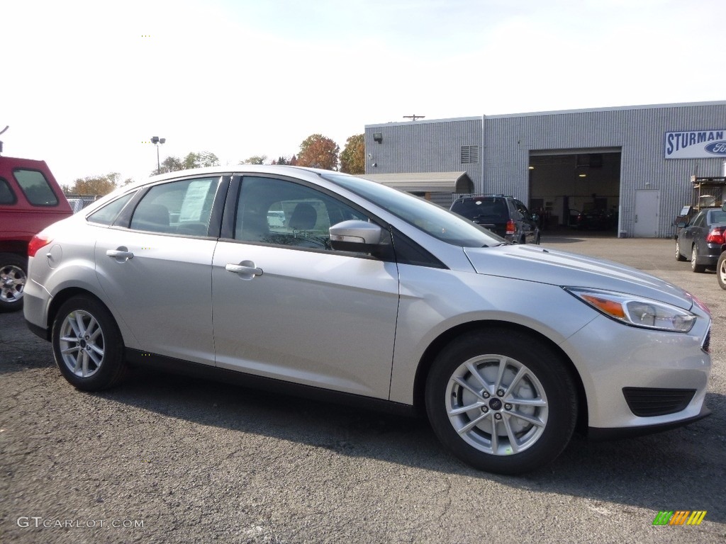 2016 Focus SE Sedan - Ingot Silver / Charcoal Black photo #1