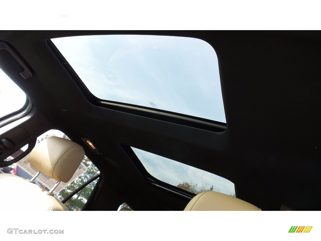 2017 Explorer XLT 4WD - Oxford White / Medium Light Camel photo #12