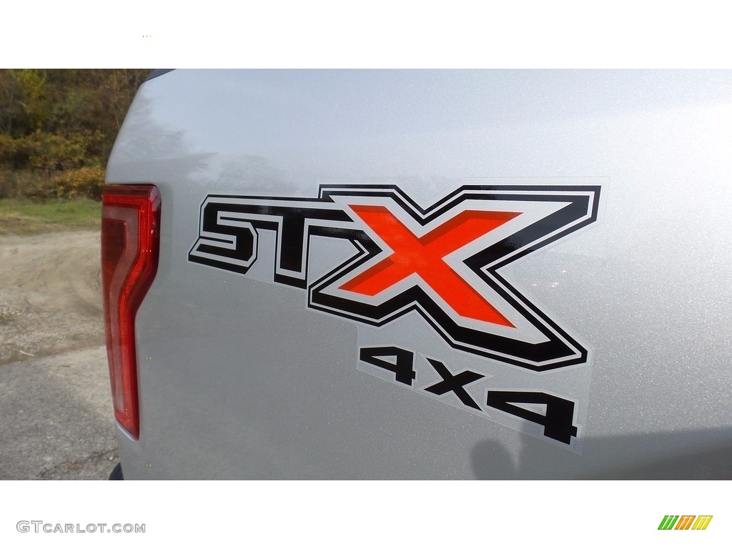 2017 Ford F150 XLT SuperCab 4x4 Marks and Logos Photos