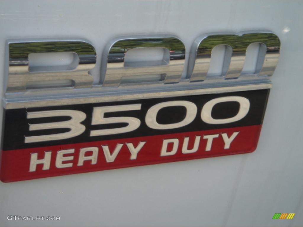 2007 Ram 3500 ST Regular Cab 4x4 Dually Chassis - Bright White / Medium Slate Gray photo #21