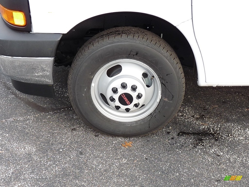 2017 GMC Savana Cutaway 3500 Commercial Moving Truck Wheel Photos