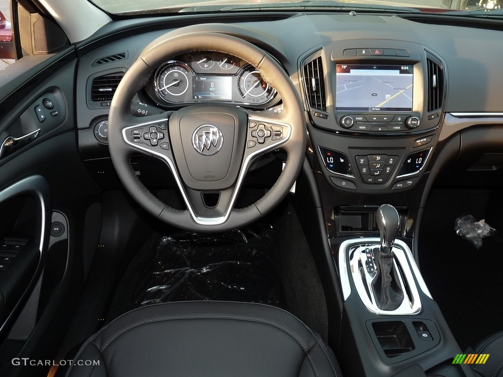 2017 Buick Regal AWD Dashboard Photos