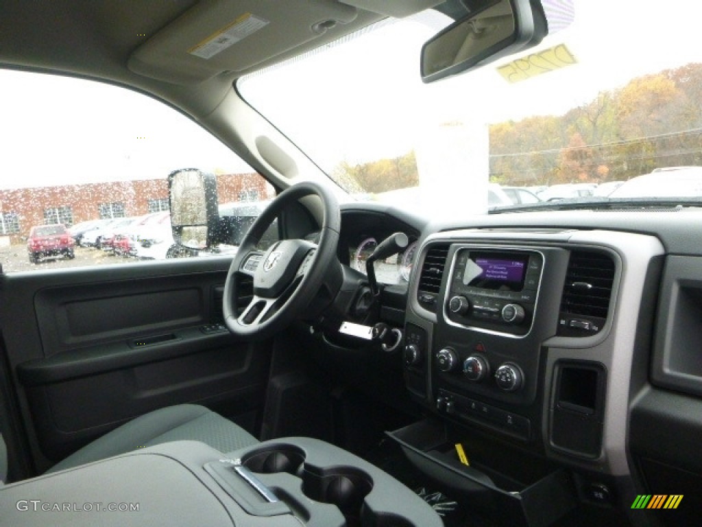 2017 Ram 2500 Tradesman Crew Cab 4x4 Black/Diesel Gray Dashboard Photo #116787261