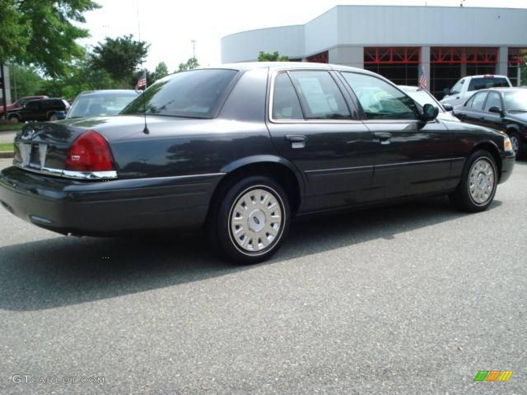 2005 Crown Victoria  - Midnight Grey Metallic / Light Flint photo #6