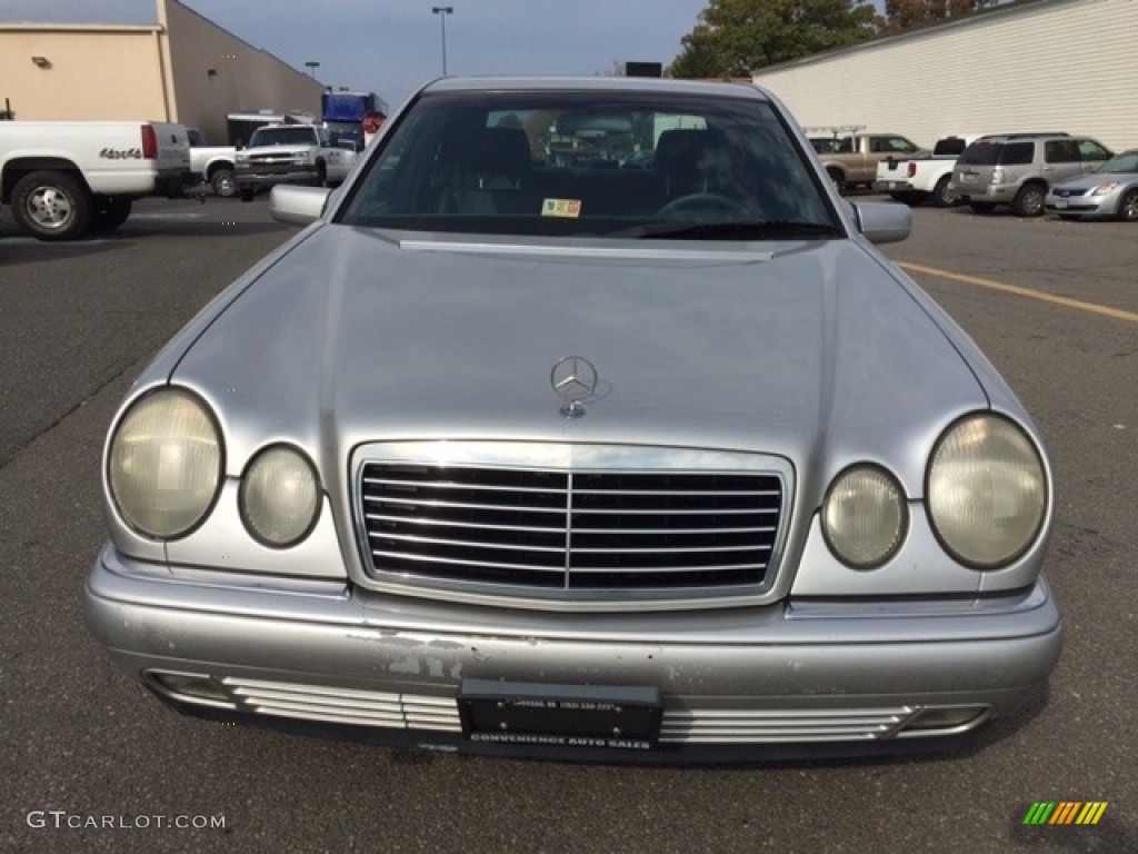 1997 E 420 Sedan - Smoke Silver Metallic / Black photo #3