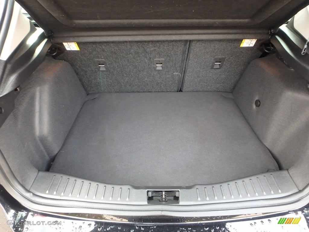 2016 Focus SE Hatch - Shadow Black / Charcoal Black photo #4