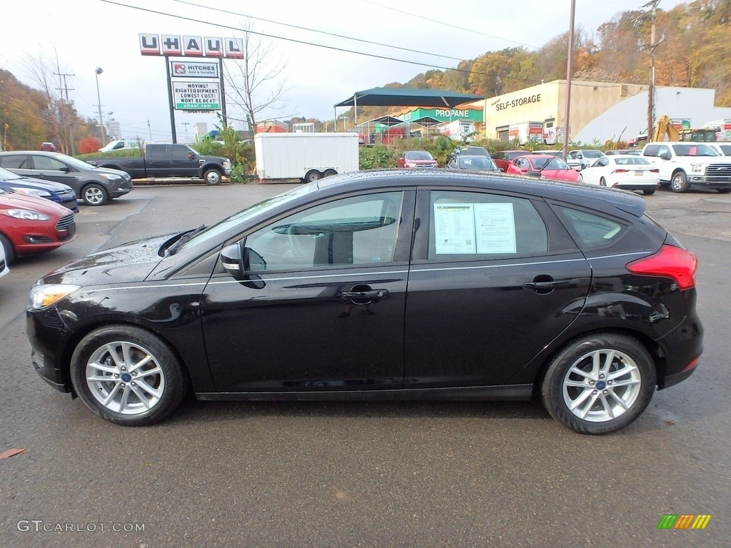 2016 Focus SE Hatch - Shadow Black / Charcoal Black photo #6