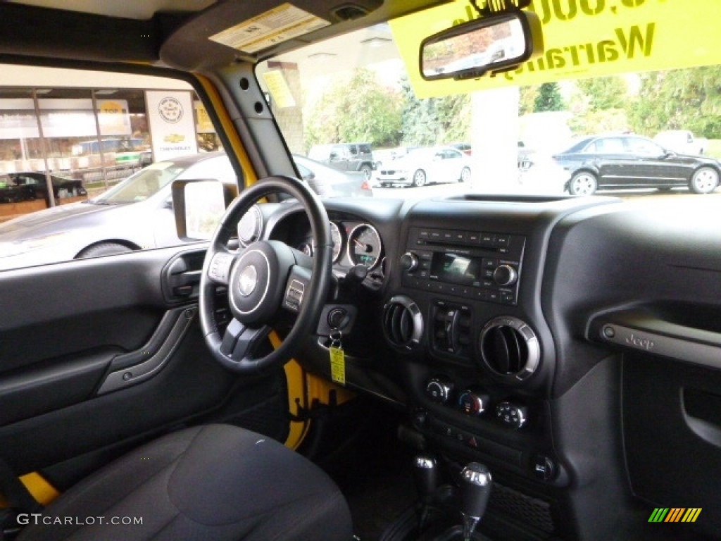 2015 Wrangler Unlimited Sport 4x4 - Baja Yellow / Black photo #6
