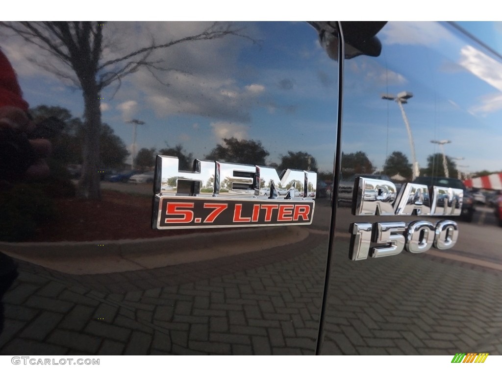 2017 Ram 1500 Sport Crew Cab Marks and Logos Photo #116796015
