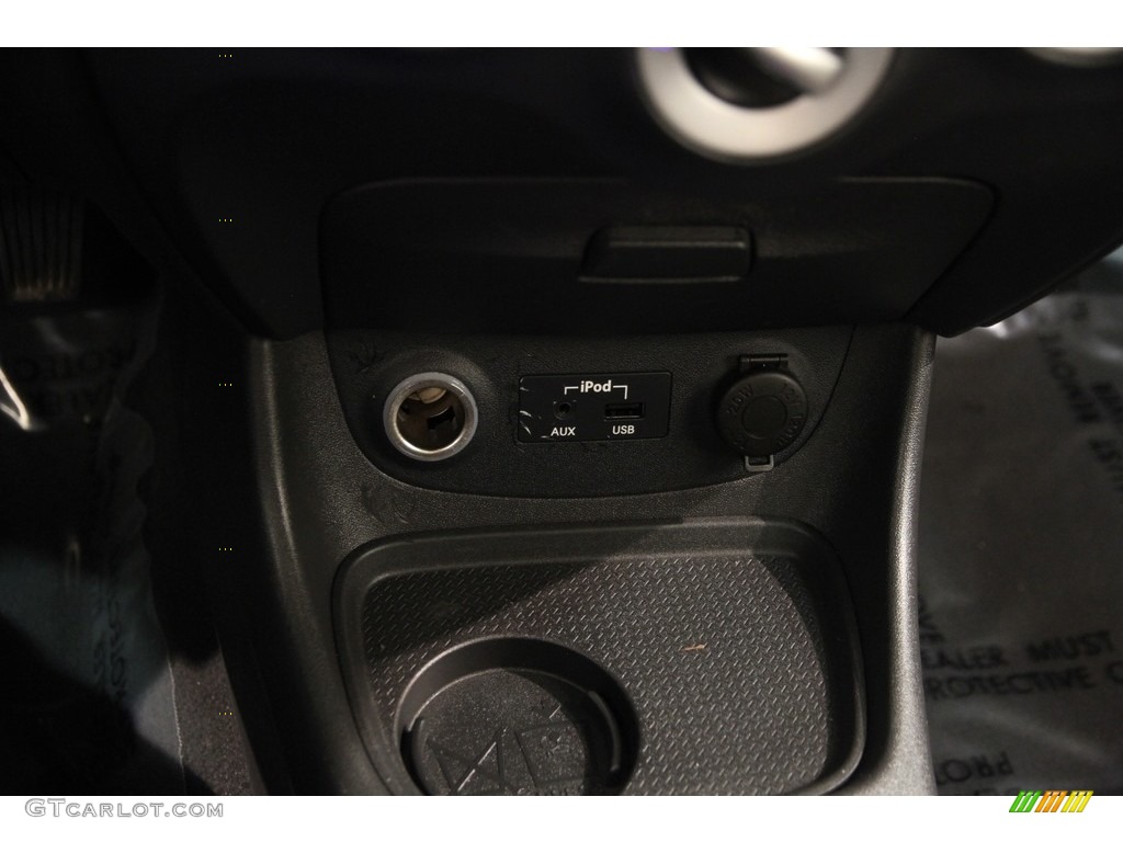 2010 Accent GS 3 Door - Charcoal Gray / Black photo #9