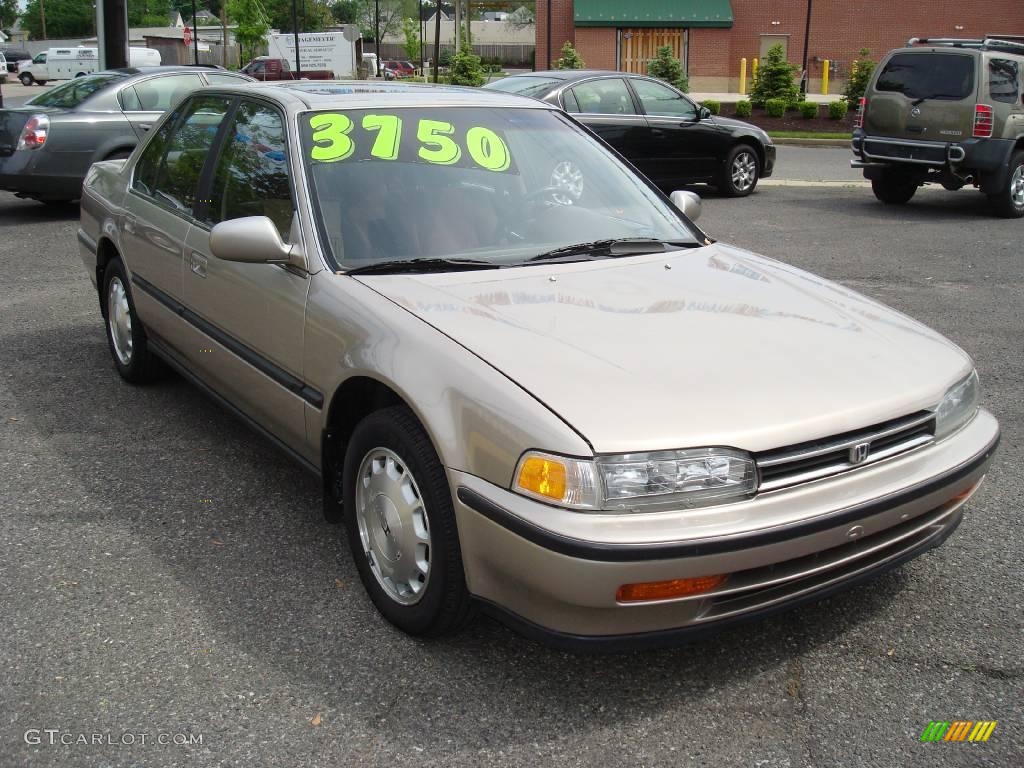 1992 Pewter Gray Metallic Honda Accord EX Sedan 11667544 Photo 3
