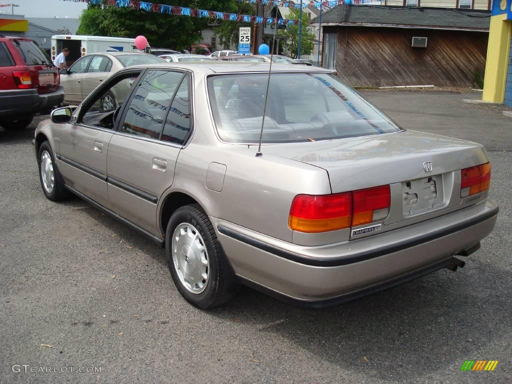 1992 Pewter Gray Metallic Honda Accord EX Sedan 11667544 Photo 7