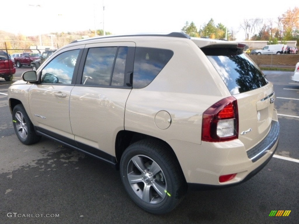 2017 Compass Latitude 4x4 - Mojave Sand / Dark Slate Gray photo #5