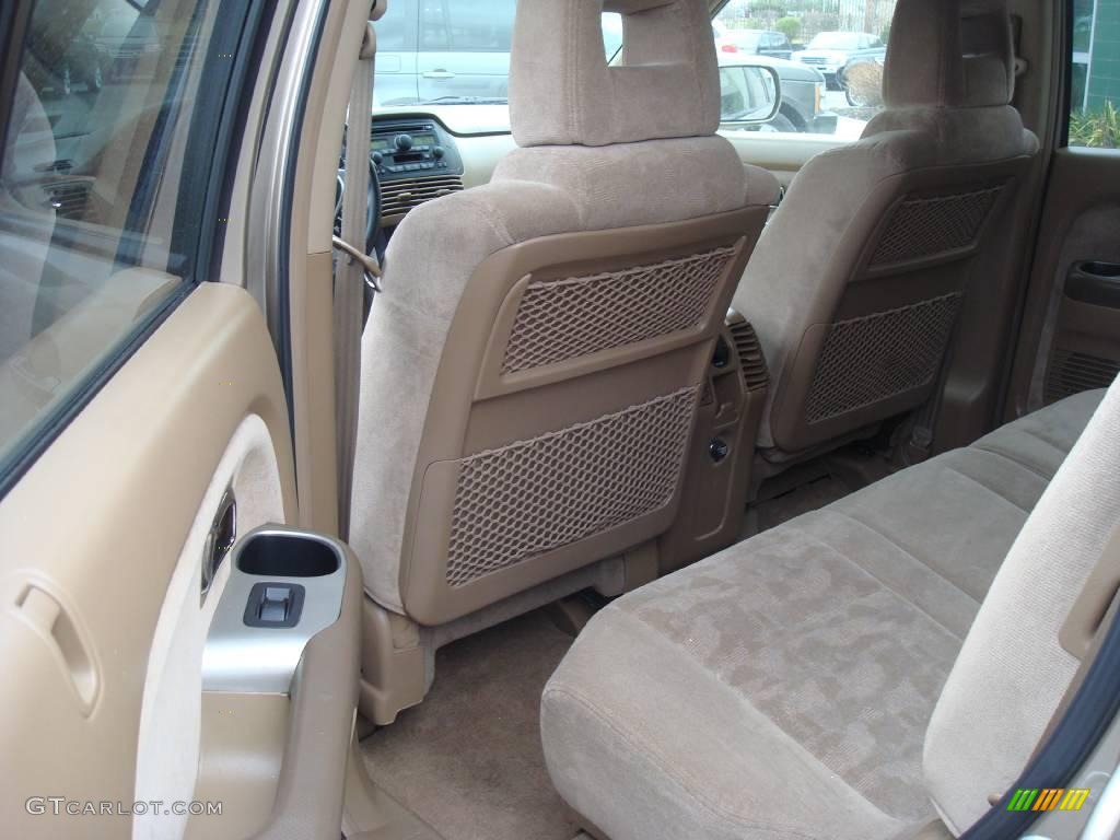2004 Pilot EX 4WD - Sandstone Metallic / Saddle photo #15