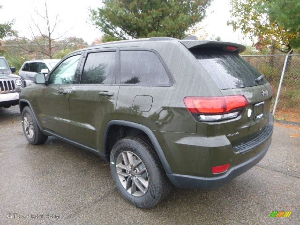 2017 Grand Cherokee 75th Annivesary Edition 4x4 - Recon Green / Black/Light Frost Beige photo #5