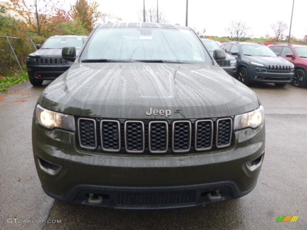 2017 Grand Cherokee 75th Annivesary Edition 4x4 - Recon Green / Black/Light Frost Beige photo #12