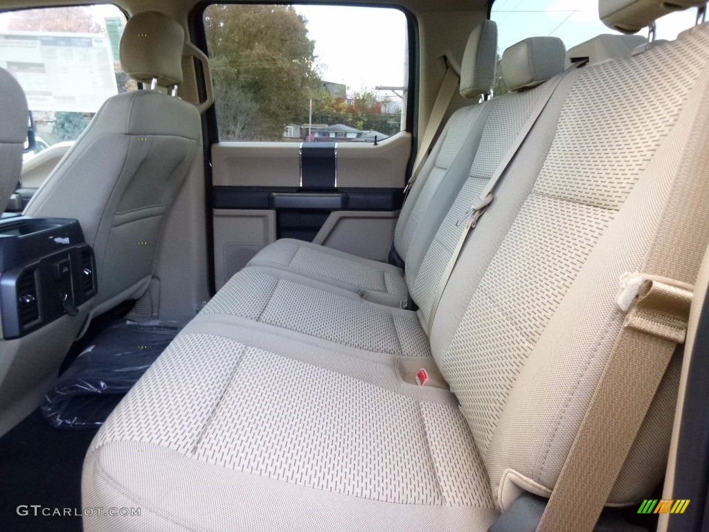 2017 Ford F250 Super Duty XLT Crew Cab 4x4 Rear Seat Photo #116809953