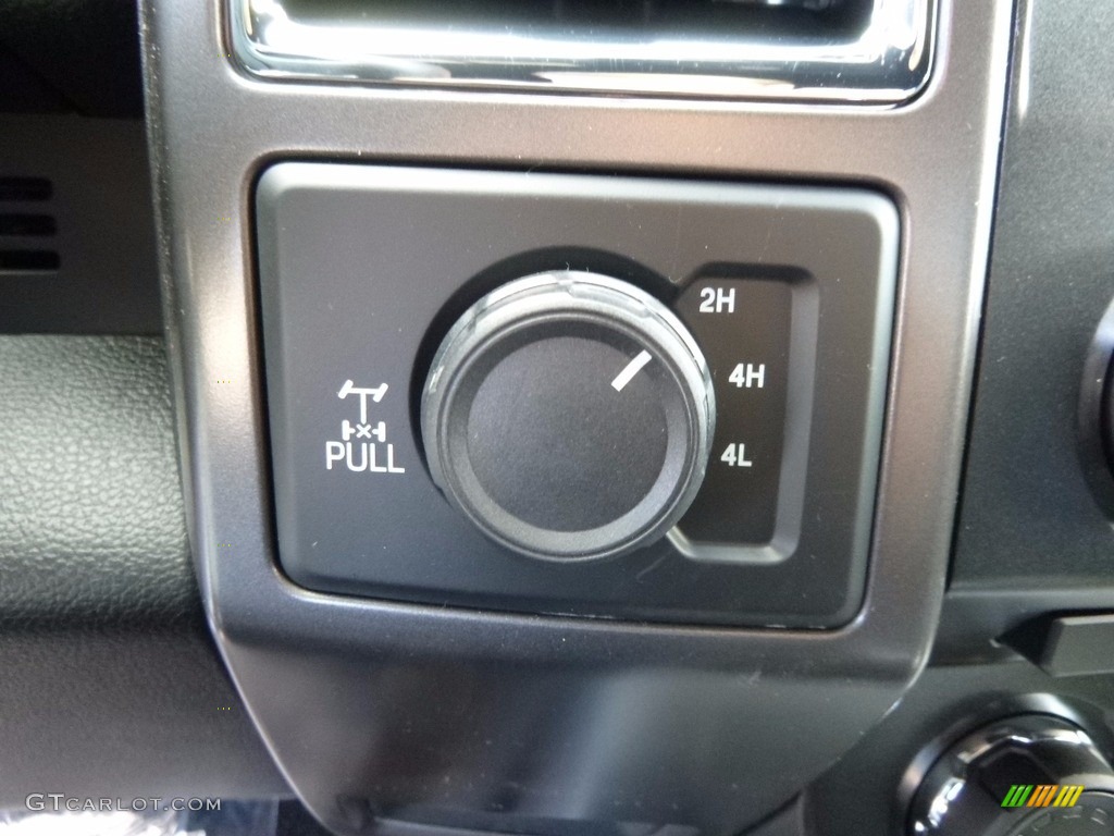 2016 F150 XLT SuperCab 4x4 - Ingot Silver / Black photo #13