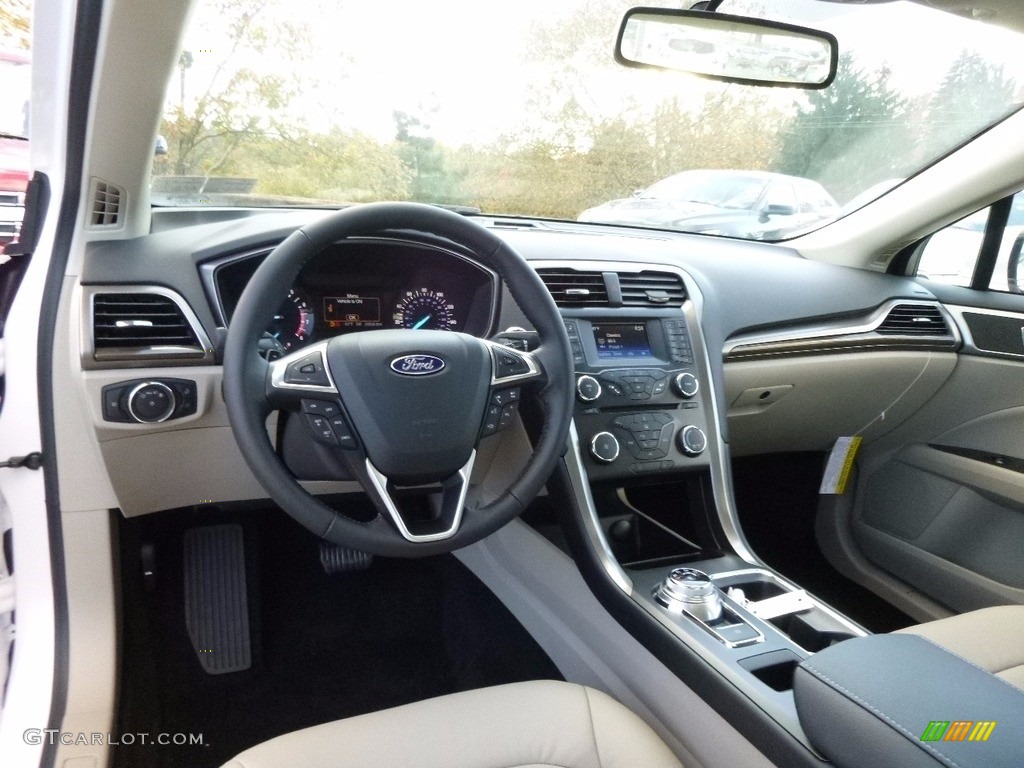 2017 Fusion SE AWD - White Platinum / Medium Light Stone photo #9