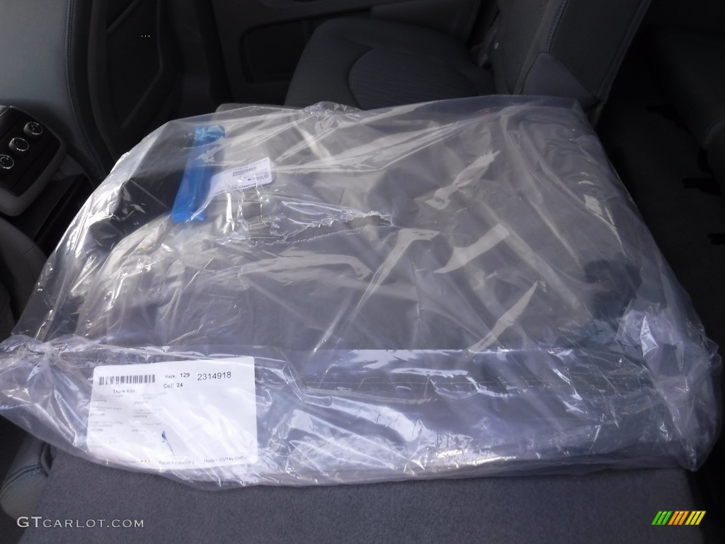 2017 Traverse LS AWD - Silver Ice Metallic / Dark Titanium/Light Titanium photo #19