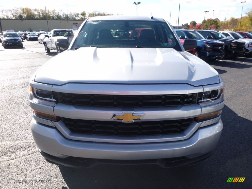 2017 Silverado 1500 Custom Double Cab 4x4 - Silver Ice Metallic / Dark Ash/Jet Black photo #2