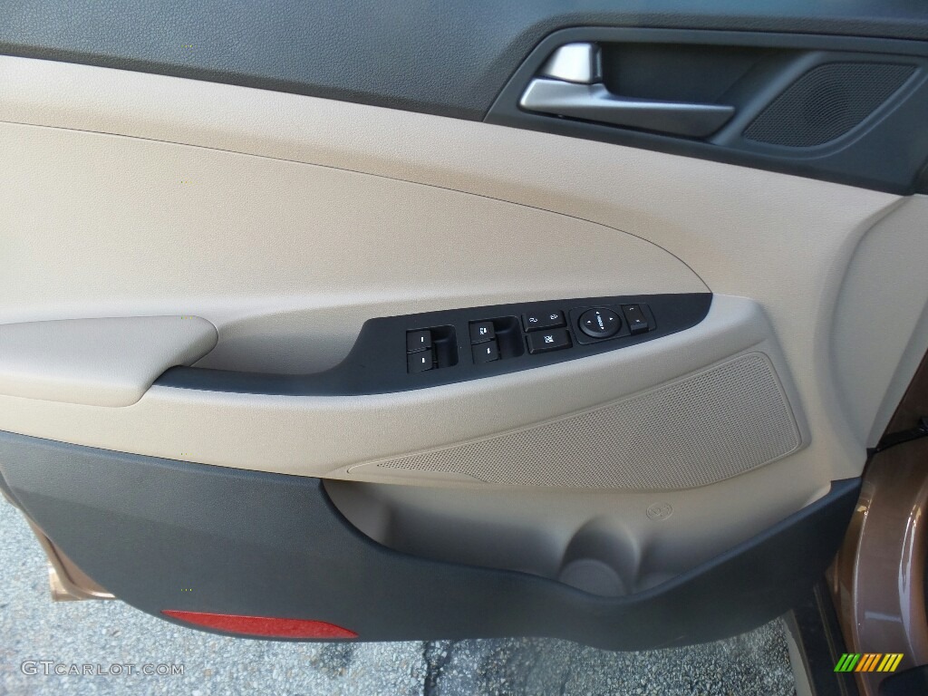 2017 Hyundai Tucson SE AWD Door Panel Photos