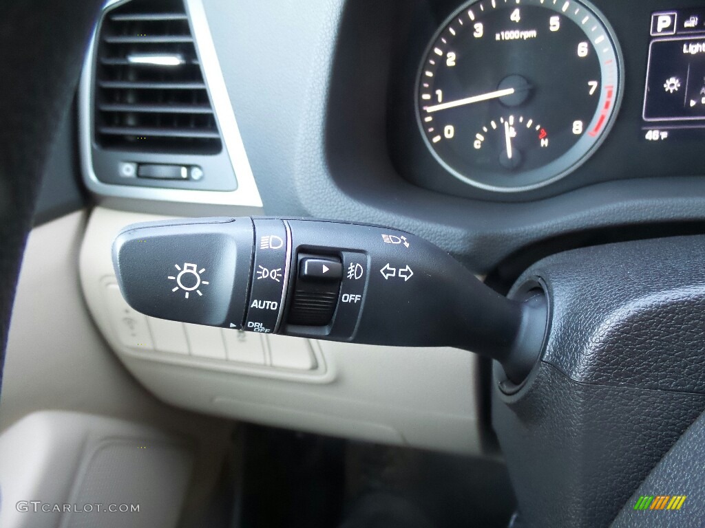 2017 Hyundai Tucson SE AWD Controls Photo #116818959