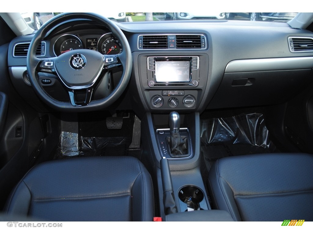 2016 Jetta SE - Moonrock Silver Metallic / Titan Black photo #13