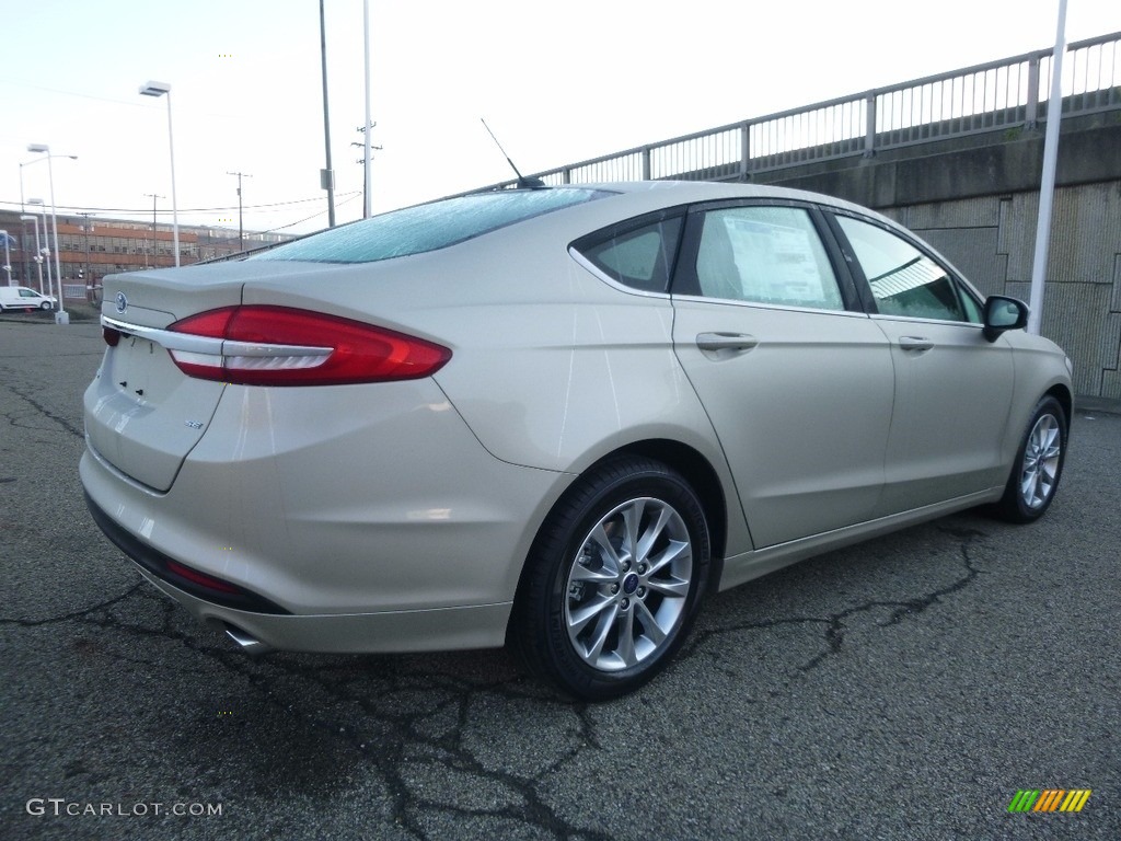 2017 Fusion SE - White Gold / Ebony photo #3