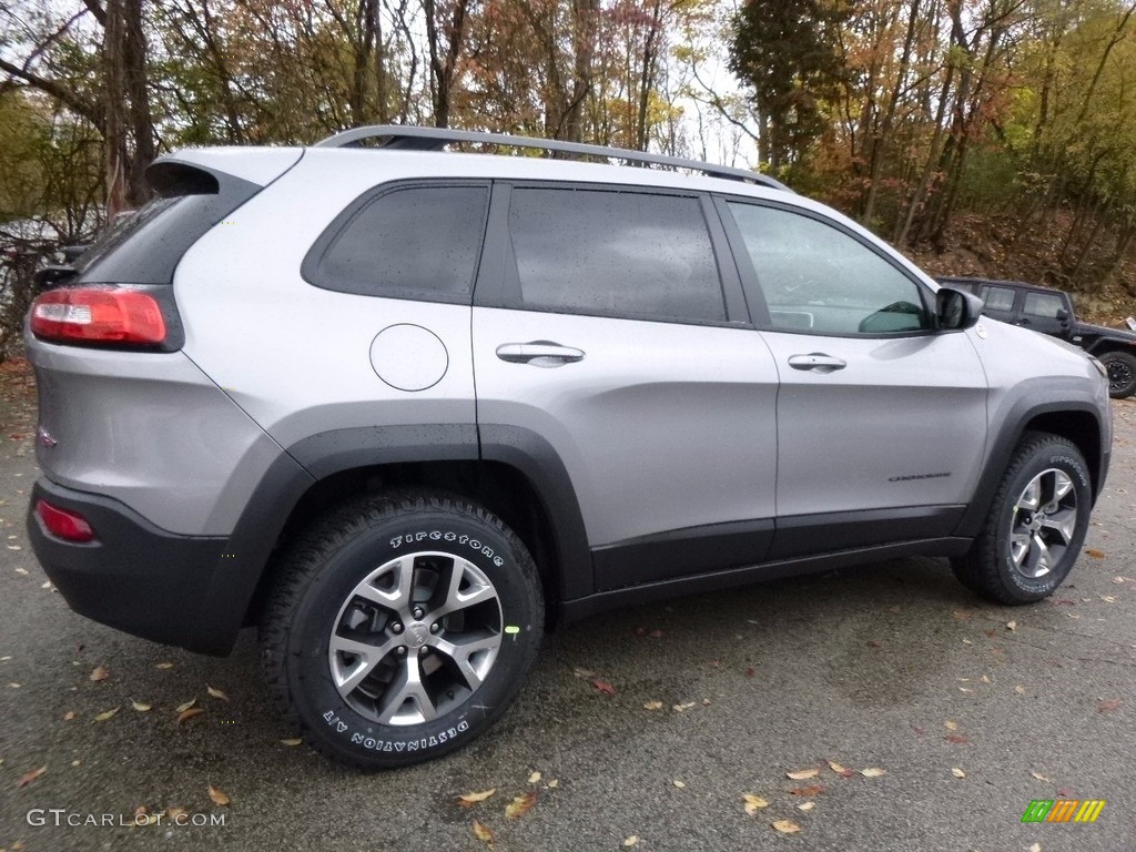 2017 Cherokee Trailhawk 4x4 - Billet Silver Metallic / Black photo #5