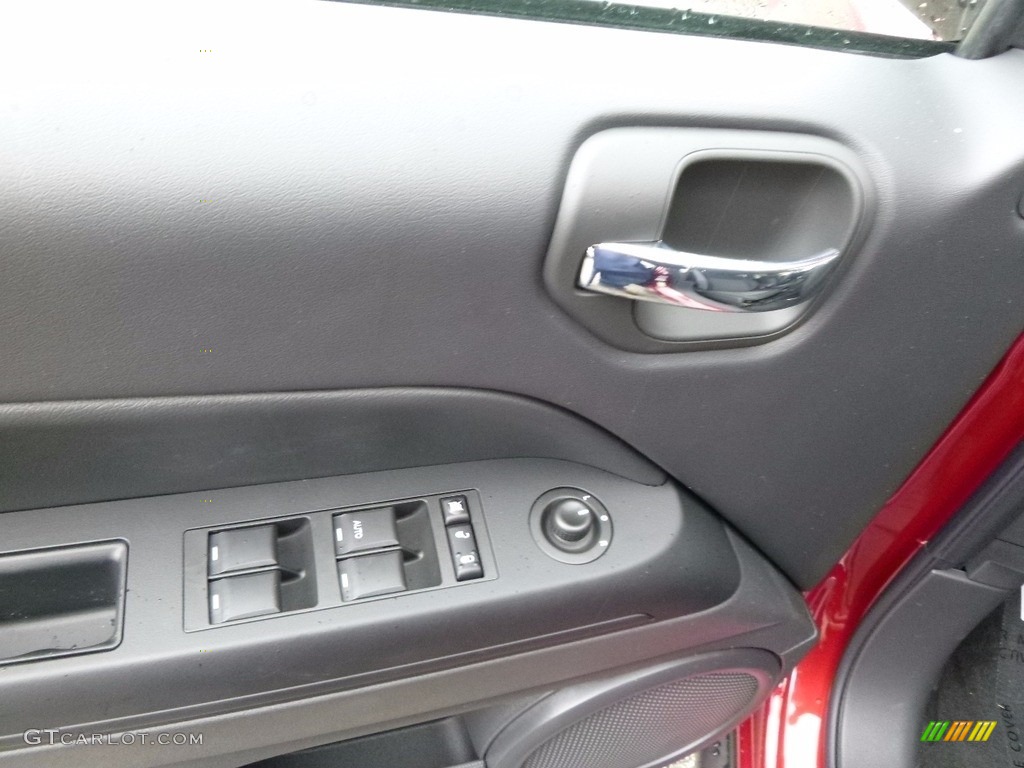 2017 Jeep Compass Sport 4x4 Controls Photo #116828394