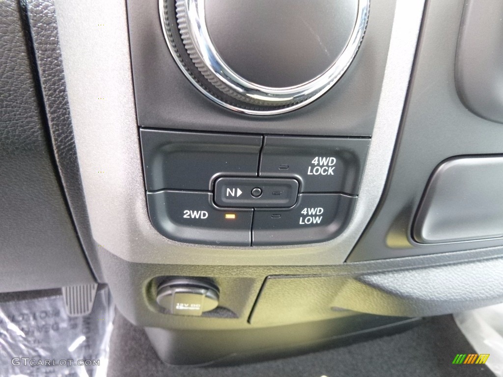2017 Ram 1500 Express Quad Cab 4x4 Controls Photo #116830461
