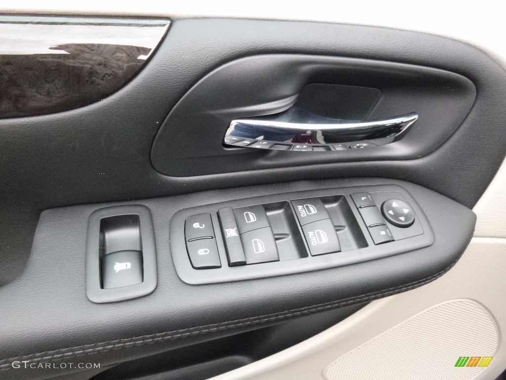 2017 Dodge Grand Caravan SE Controls Photo #116831058