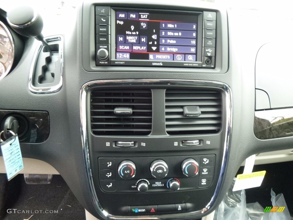 2017 Dodge Grand Caravan SE Controls Photo #116831115