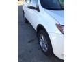 Super White - RAV4 XLE Photo No. 3