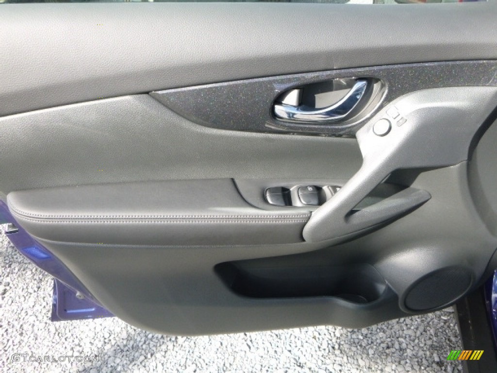 2017 Nissan Rogue SV AWD Charcoal Door Panel Photo #116835426