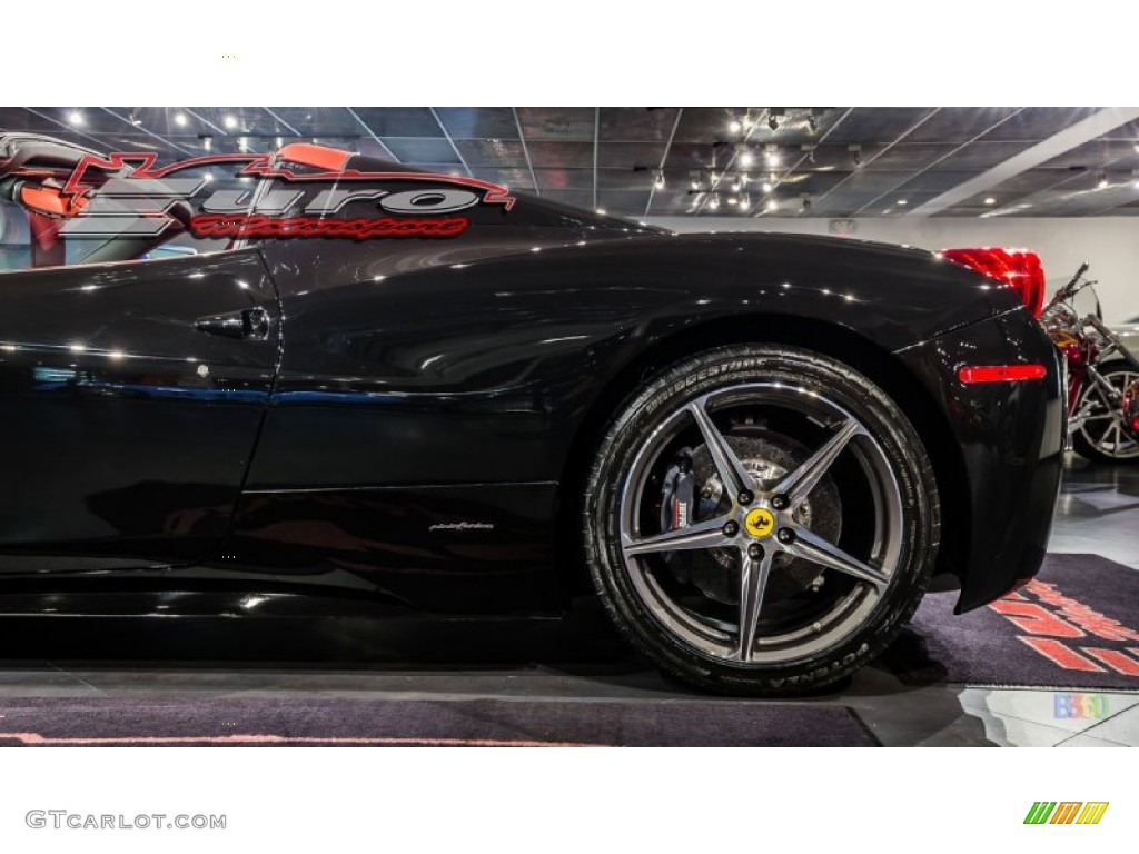 2013 458 Spider - Nero Daytona (Black Metallic) / Rosso photo #21