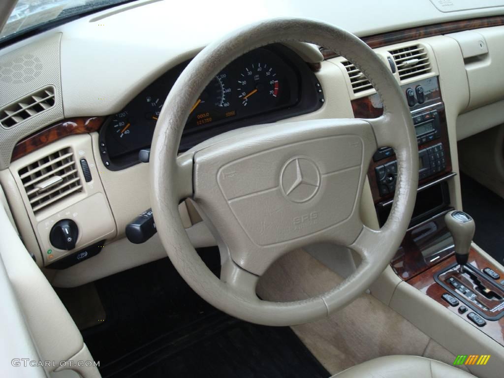 1999 E 320 4Matic Wagon - Midnight Blue / Parchment photo #11