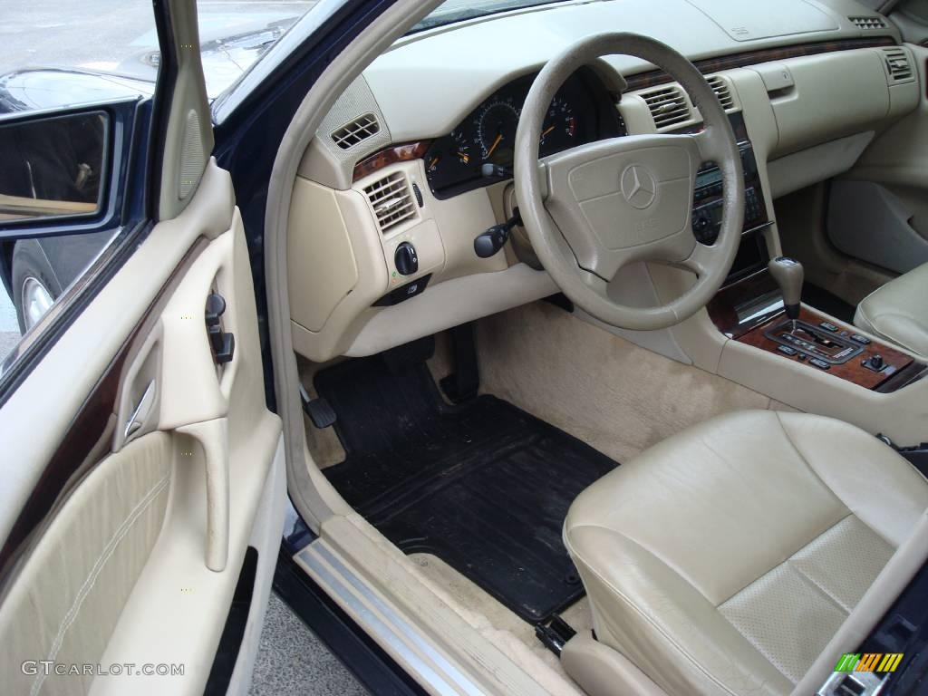 1999 E 320 4Matic Wagon - Midnight Blue / Parchment photo #12