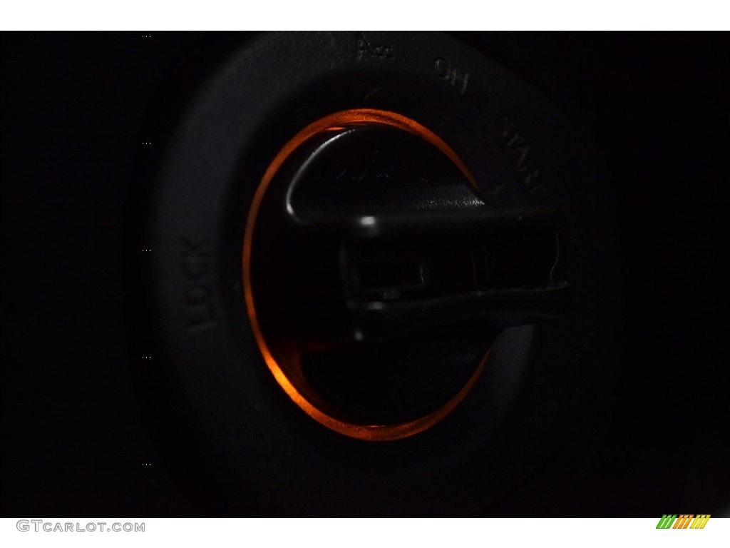 2011 Rogue SV - Gotham Gray Metallic / Black photo #28