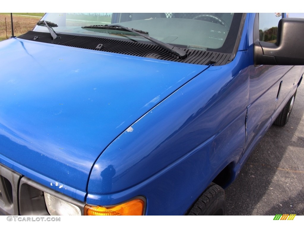 2004 E Series Van E250 Commercial - True Blue Metallic / Medium Flint photo #19