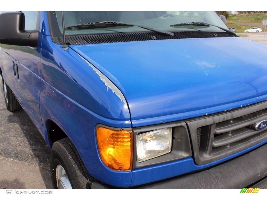 2004 E Series Van E250 Commercial - True Blue Metallic / Medium Flint photo #21