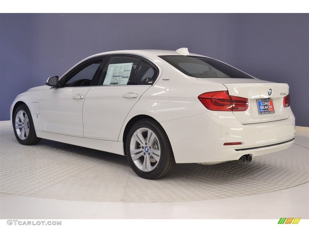 2017 3 Series 330e iPerfomance Sedan - Alpine White / Black photo #4