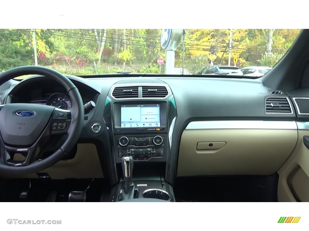 2017 Explorer XLT 4WD - Blue Jeans / Medium Light Camel photo #20