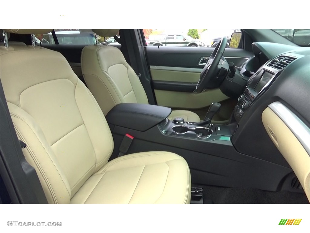 2017 Explorer XLT 4WD - Blue Jeans / Medium Light Camel photo #26